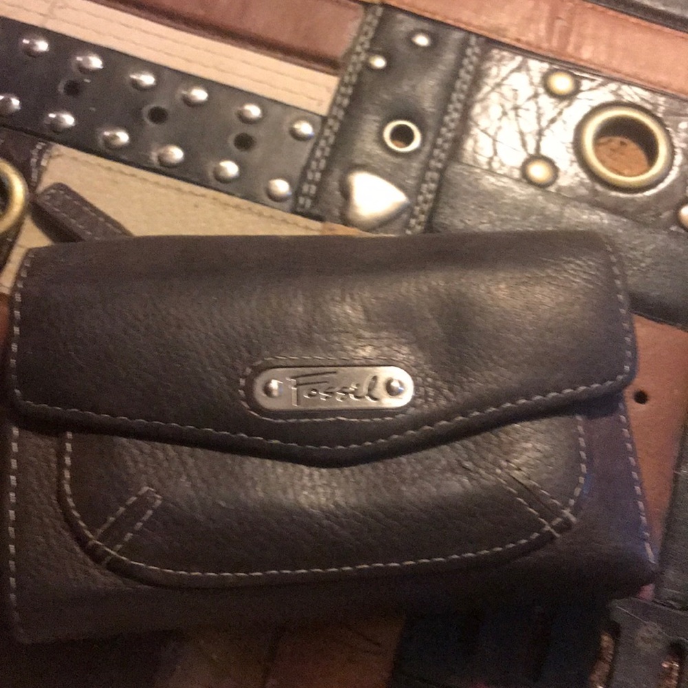 Fossil wallet brown pPebbled leather trifold GUC